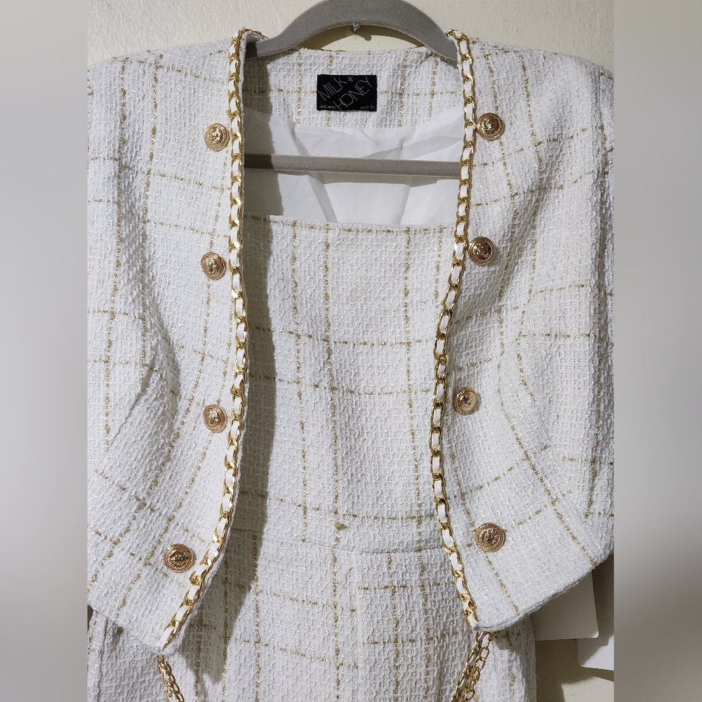 Chic White and Gold Plaid Jacket and Jumpsuit Set - Picture 6 of 16
